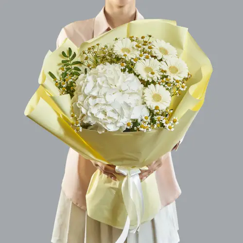 Букет из гербер, гортензии и танацетума